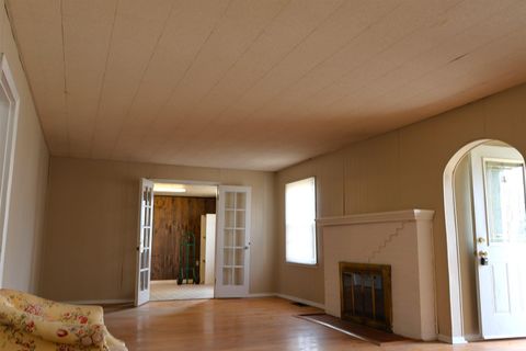 Tiny photo for 210 W Division Street, Oakland City, IN 47660 (MLS # 202605714)