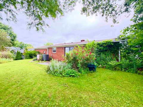 Tiny photo for 1521 Canterbury Court, Huntington, IN 46750 (MLS # 202624751)
