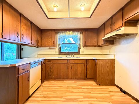 Tiny photo for 1521 Canterbury Court, Huntington, IN 46750 (MLS # 202624751)
