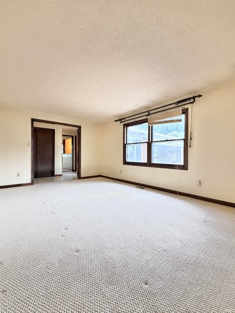 Tiny photo for 1521 Canterbury Court, Huntington, IN 46750 (MLS # 202624751)