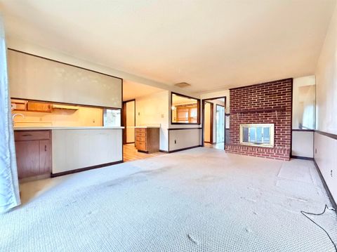 Tiny photo for 1521 Canterbury Court, Huntington, IN 46750 (MLS # 202624751)