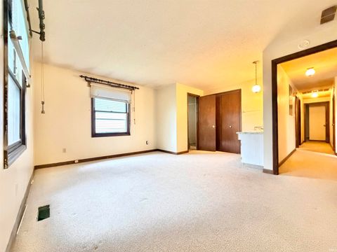 Tiny photo for 1521 Canterbury Court, Huntington, IN 46750 (MLS # 202624751)