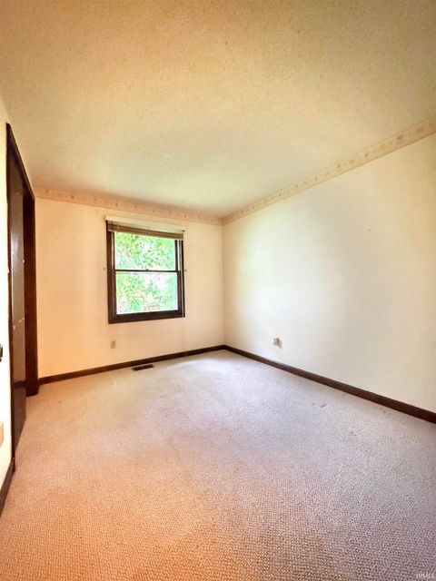 Tiny photo for 1521 Canterbury Court, Huntington, IN 46750 (MLS # 202624751)