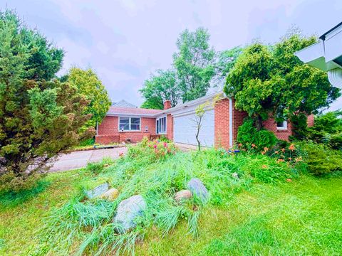 Tiny photo for 1521 Canterbury Court, Huntington, IN 46750 (MLS # 202624751)