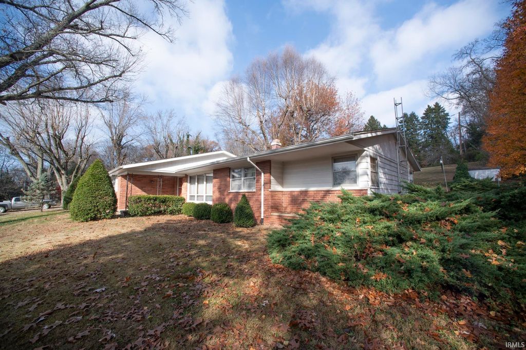 Photo of 2006 Prospect Avenue, Vincennes, IN 47591 (MLS # 202547432)