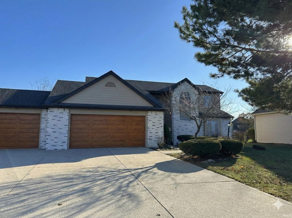 Photo of 9818 Sea View Cove, Fort Wayne, IN 46835 (MLS # 202603544)