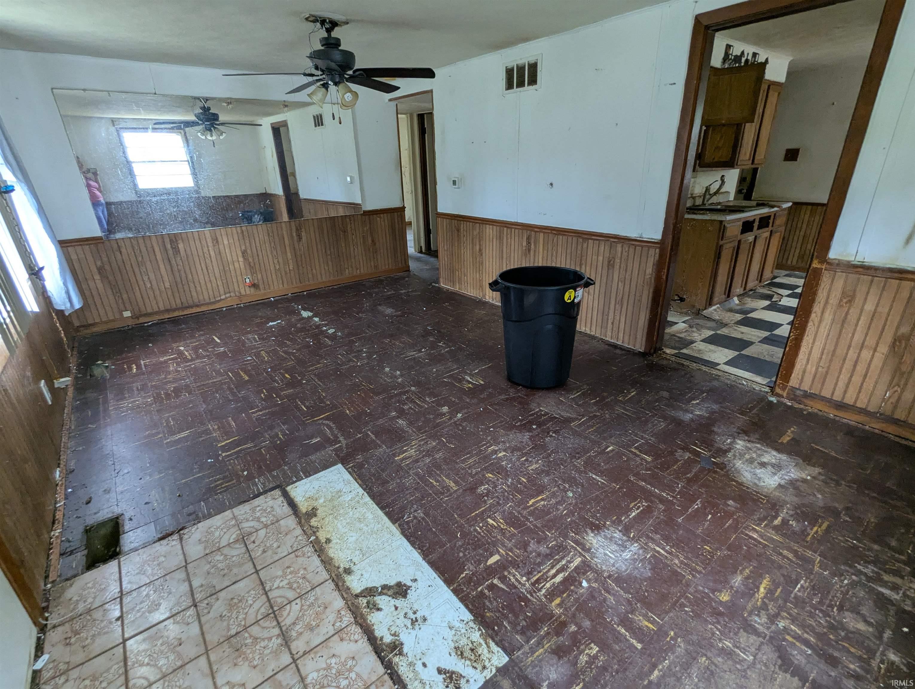 South Bend, Indiana 46616, United States, 2 Bedrooms Bedrooms, ,1 BathroomBathrooms,Residential,Active,147336