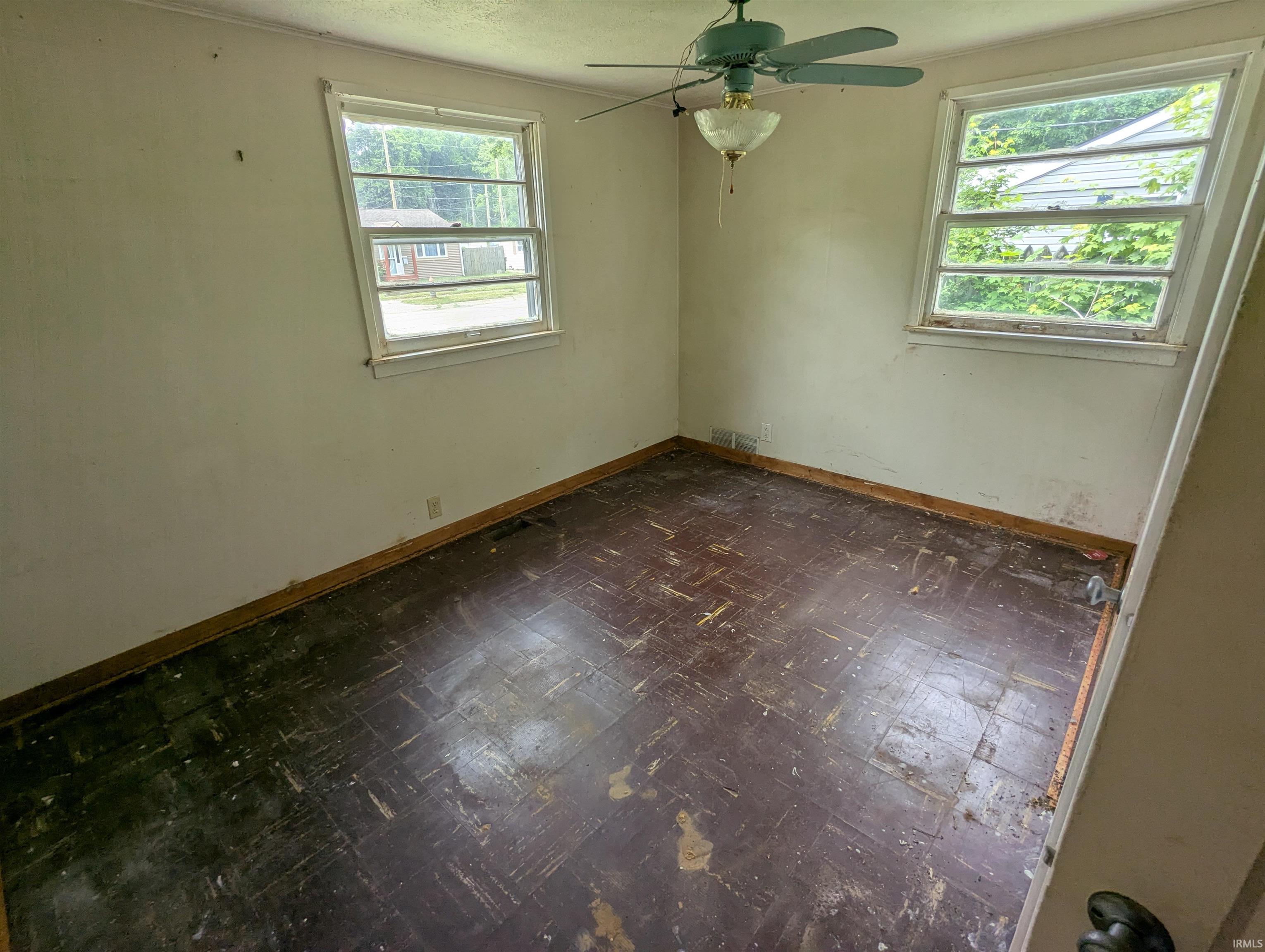 South Bend, Indiana 46616, United States, 2 Bedrooms Bedrooms, ,1 BathroomBathrooms,Residential,Active,147336