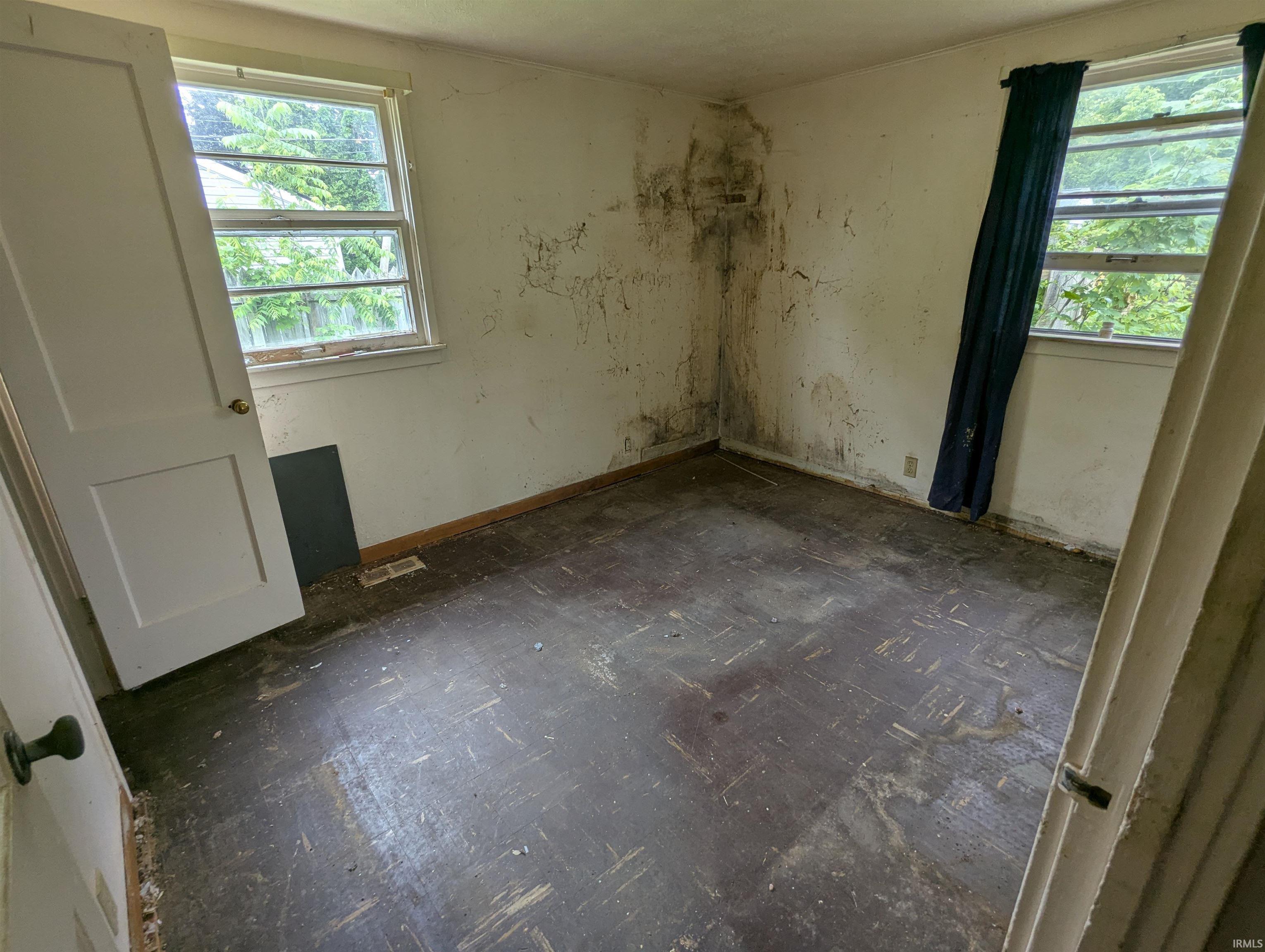 South Bend, Indiana 46616, United States, 2 Bedrooms Bedrooms, ,1 BathroomBathrooms,Residential,Active,147336