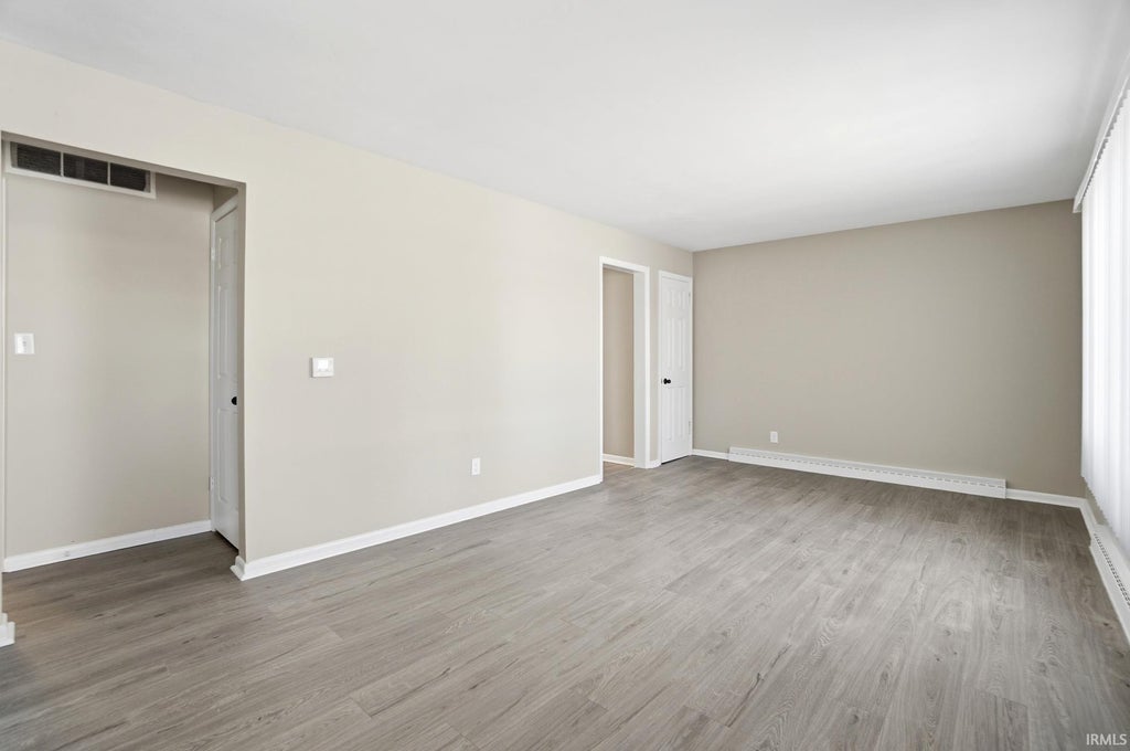 Photo of 4120 Kentland Avenue, Fort Wayne, IN 46808 (MLS # 202642767)