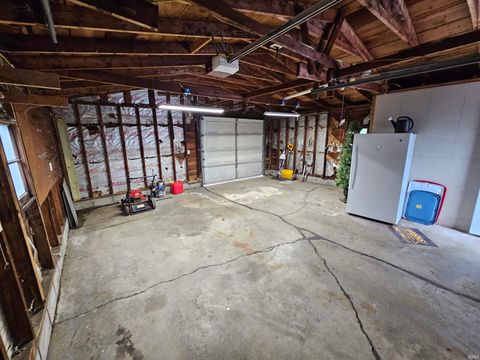 Tiny photo for 813 W 4th Street, Bicknell, IN 47512 (MLS # 202624845)