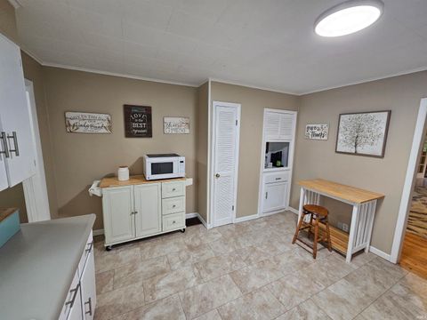 Tiny photo for 813 W 4th Street, Bicknell, IN 47512 (MLS # 202624845)