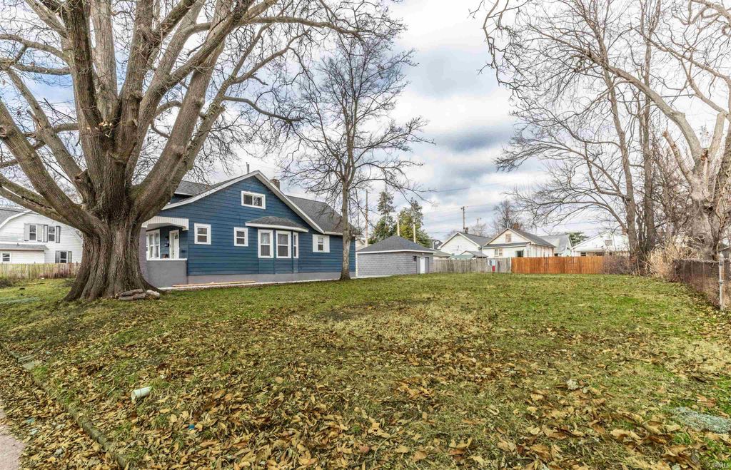 Photo of 710 Jefferson Avenue, Evansville, IN 47713 (MLS # 202601605)