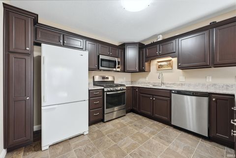 Tiny photo for 436 Kings Cross Crossing, Huntington, IN 46750 (MLS # 202611567)