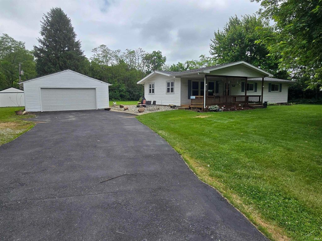 Photo of 6302 Goshen Road, Fort Wayne, IN 46818 (MLS # 202622093)