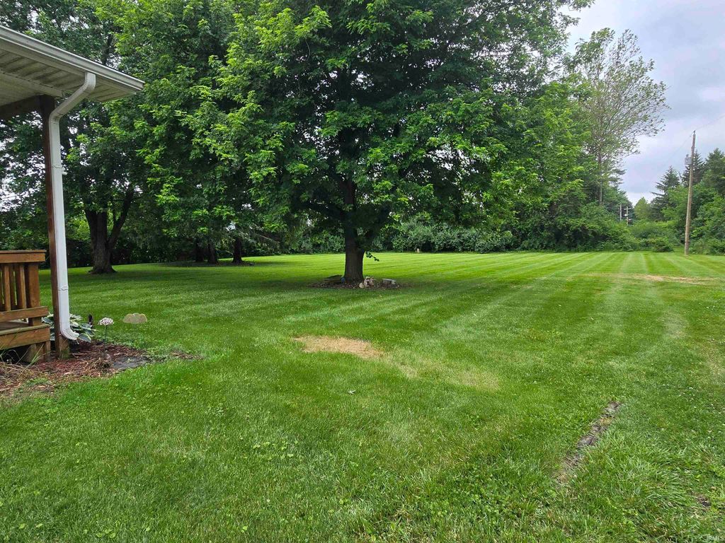Photo of 6302 Goshen Road, Fort Wayne, IN 46818 (MLS # 202622093)