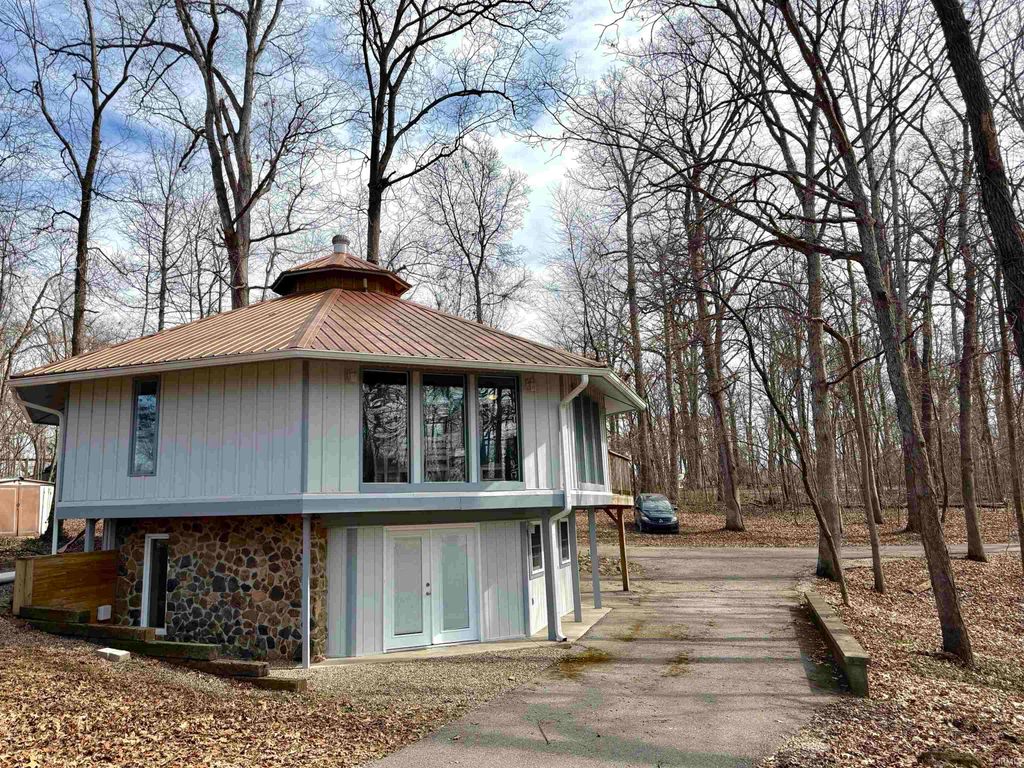 Photo of 50 Woodlawn Village Drive, Mitchell, IN 47446 (MLS # 202620598)