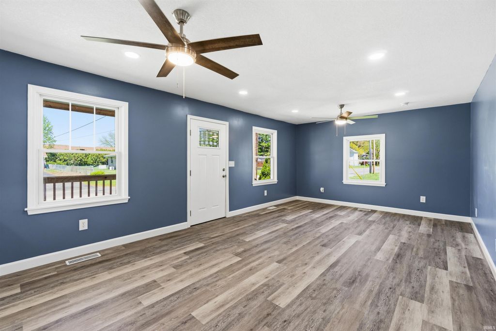 Photo of 501 W 38th Street, Marion, IN 46953 (MLS # 202614107)