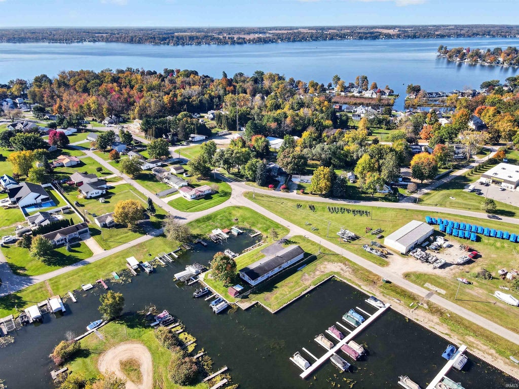 Photo of 11696 N Treasure Island Drive, Cromwell, IN 46732 (MLS # 202644107)