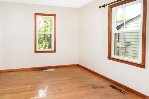 Tiny photo for 901 S Lincoln Street, Bloomington, IN 47401 (MLS # 202624782)