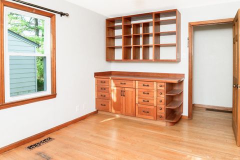 Tiny photo for 901 S Lincoln Street, Bloomington, IN 47401 (MLS # 202624782)