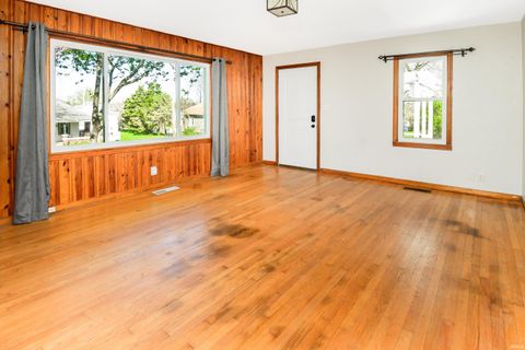 Tiny photo for 901 S Lincoln Street, Bloomington, IN 47401 (MLS # 202624782)