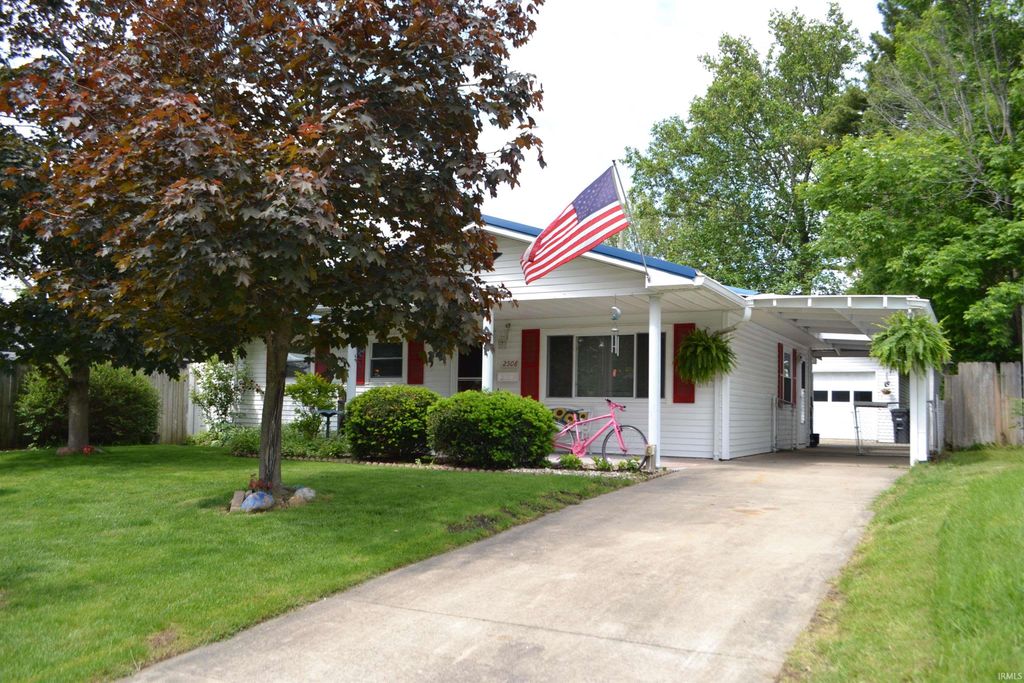 Photo of 2508 Edgelea Drive, Lafayette, IN 47909 (MLS # 202618292)