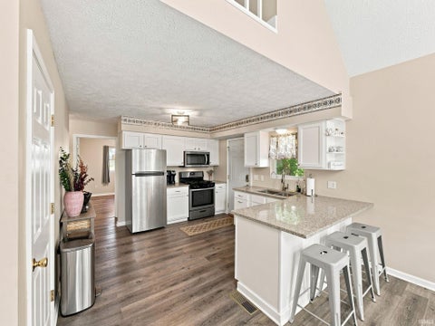Tiny photo for 11390 W Horseshoe Bend Road, Brookston, IN 47923 (MLS # 202637848)