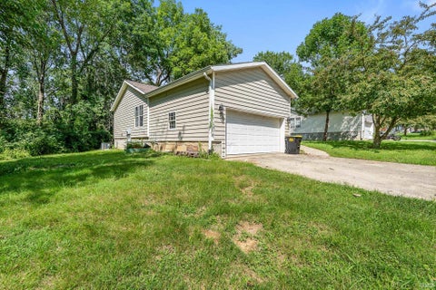 Tiny photo for 4222 W Curry Court, Bloomington, IN 47403 (MLS # 202637509)