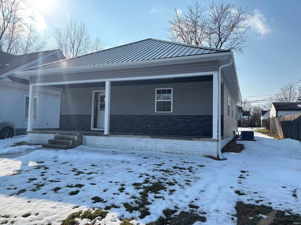 Photo of 513 S Meridan Street, Jasonville, IN 47438 (MLS # 202604282)