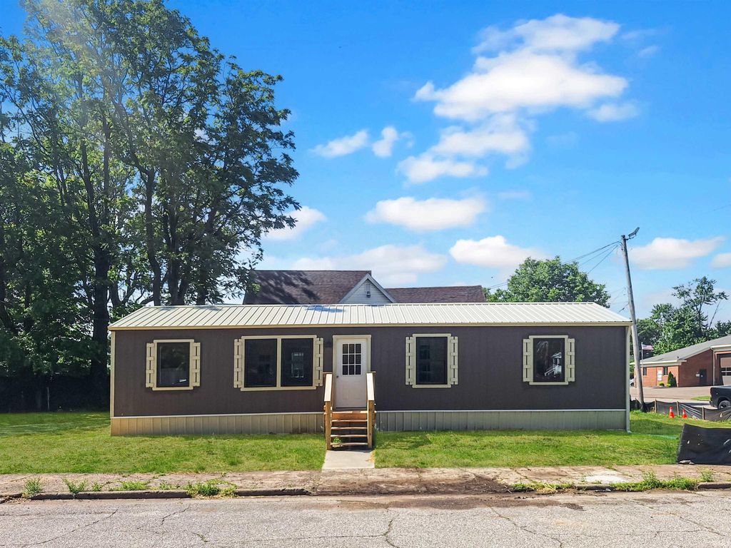 Photo of 319 N Fourth Avenue, Evansville, IN 47710 (MLS # 202620087)