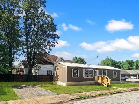 Tiny photo for 319 N Fourth Avenue, Evansville, IN 47710 (MLS # 202620087)