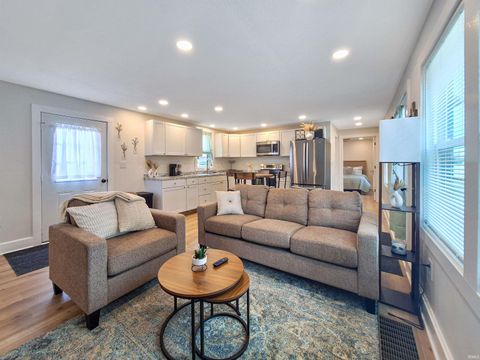 Tiny photo for 319 N Fourth Avenue, Evansville, IN 47710 (MLS # 202620087)