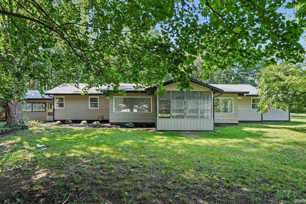 Photo of 56825 Elmer Avenue, South Bend, IN 46619 (MLS # 202546238)