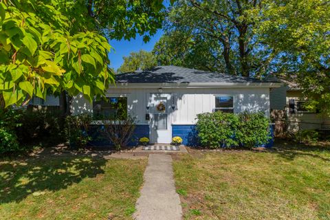 Photo of 222 E Donaldson Avenue, Mishawaka, IN 46545 (MLS # 202541010)