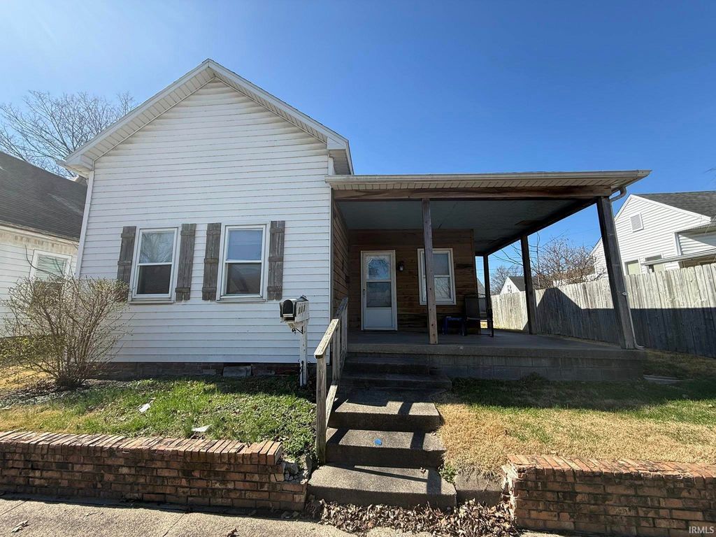 Photo of 917 Hart Street, Vincennes, IN 47591 (MLS # 202608168)