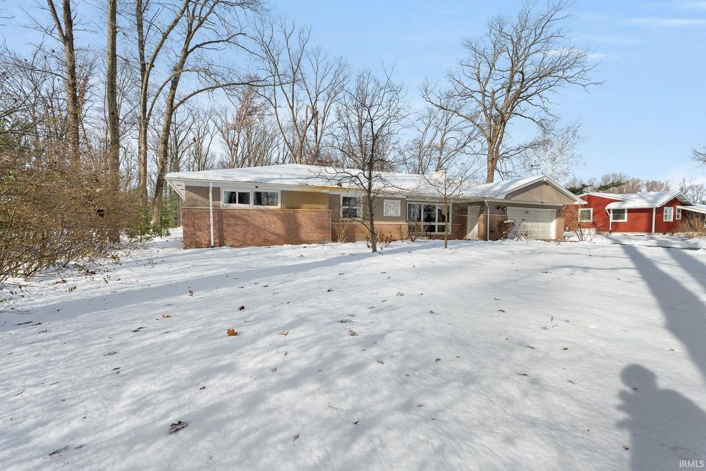 Photo of 1818 Marietta Drive, Fort Wayne, IN 46804 (MLS # 202547855)