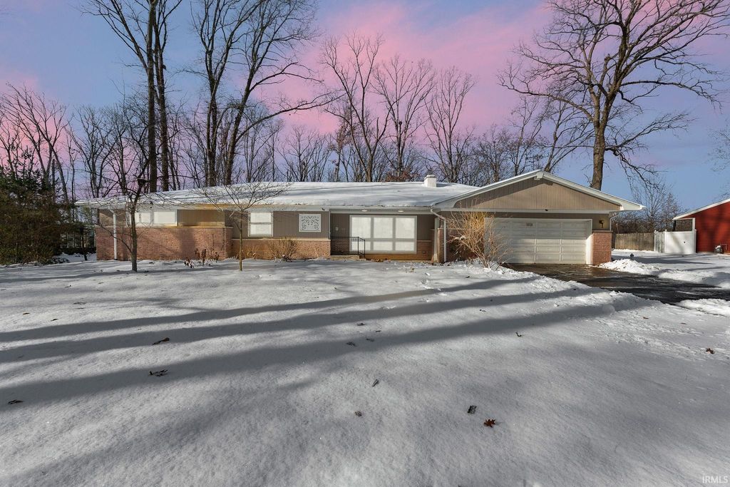 Photo of 1818 Marietta Drive, Fort Wayne, IN 46804 (MLS # 202547855)