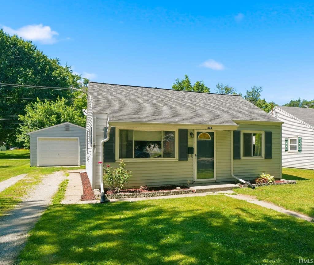 Photo of 804 W Ensley Avenue, Auburn, IN 46706 (MLS # 202632003)