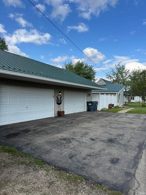 Tiny photo for 202 Shadyside Street, Dunkirk, IN 47336 (MLS # 202615703)
