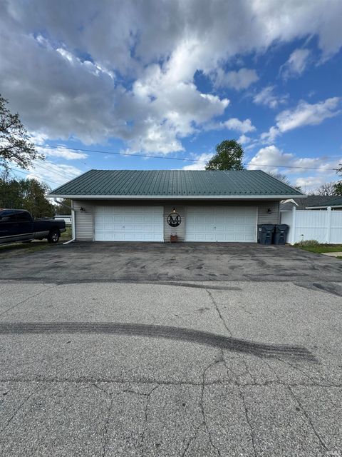 Tiny photo for 202 Shadyside Street, Dunkirk, IN 47336 (MLS # 202615703)