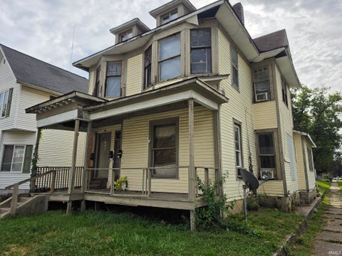 Photo of 185-185 1/2 W 6th Street, Peru, IN 46970 (MLS # 202641267)