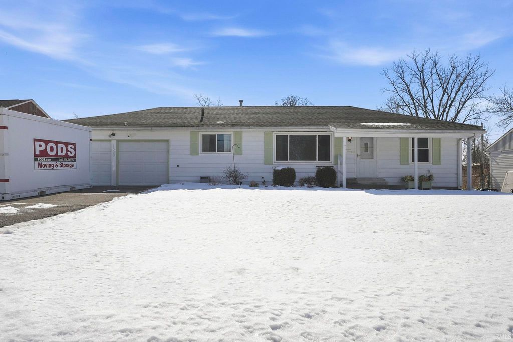 Photo of 1320 Ventura Lane, Fort Wayne, IN 46816 (MLS # 202604861)