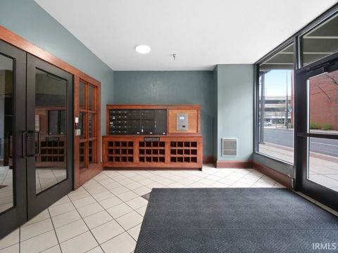 Tiny photo for 113 W Wayne Street #212, Fort Wayne, IN 46802 (MLS # 202618686)