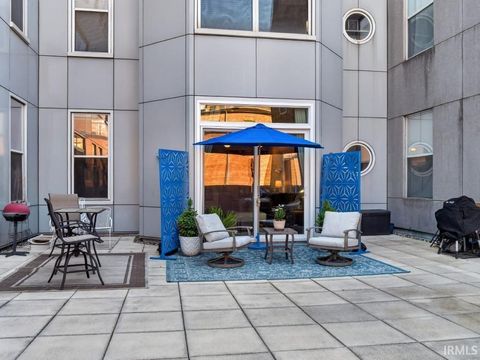 Photo of 113 W Wayne Street #212, Fort Wayne, IN 46802 (MLS # 202618686)