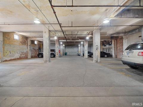 Tiny photo for 113 W Wayne Street #212, Fort Wayne, IN 46802 (MLS # 202618686)