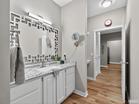 Tiny photo for 113 W Wayne Street #212, Fort Wayne, IN 46802 (MLS # 202618686)