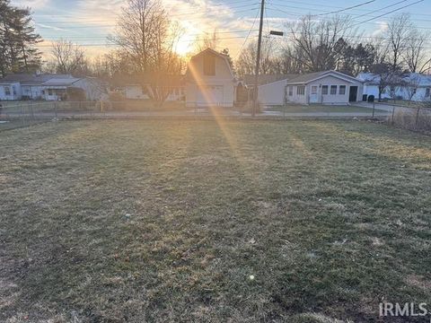 Tiny photo for 1306 Hill Street, Rochester, IN 46975 (MLS # 202604925)