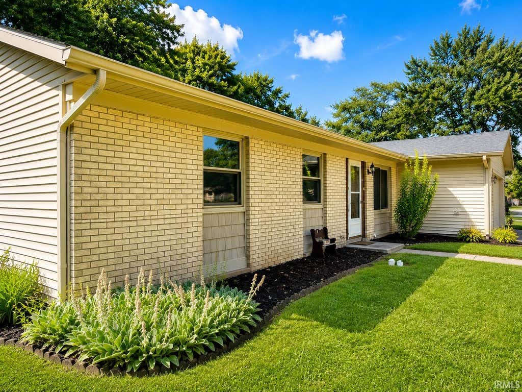 Photo of 4141 Sandhurst Drive, Fort Wayne, IN 46815 (MLS # 202634930)
