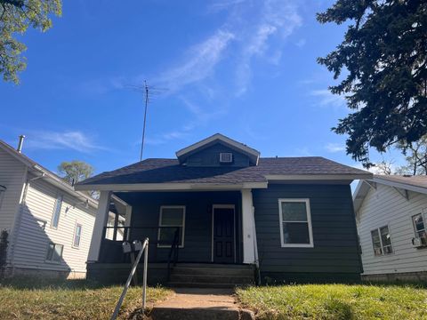 Photo of 2004 S Walnut Street, Muncie, IN 47302 (MLS # 202541117)